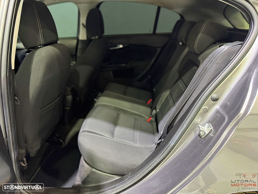 Fiat Tipo 1.3 M-Jet Lounge Tech J17 - 16