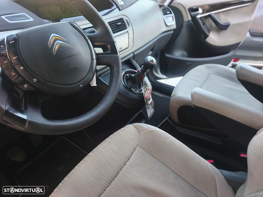 Citroën C4 Picasso 1.6 HDi Exclusive 135g - 26