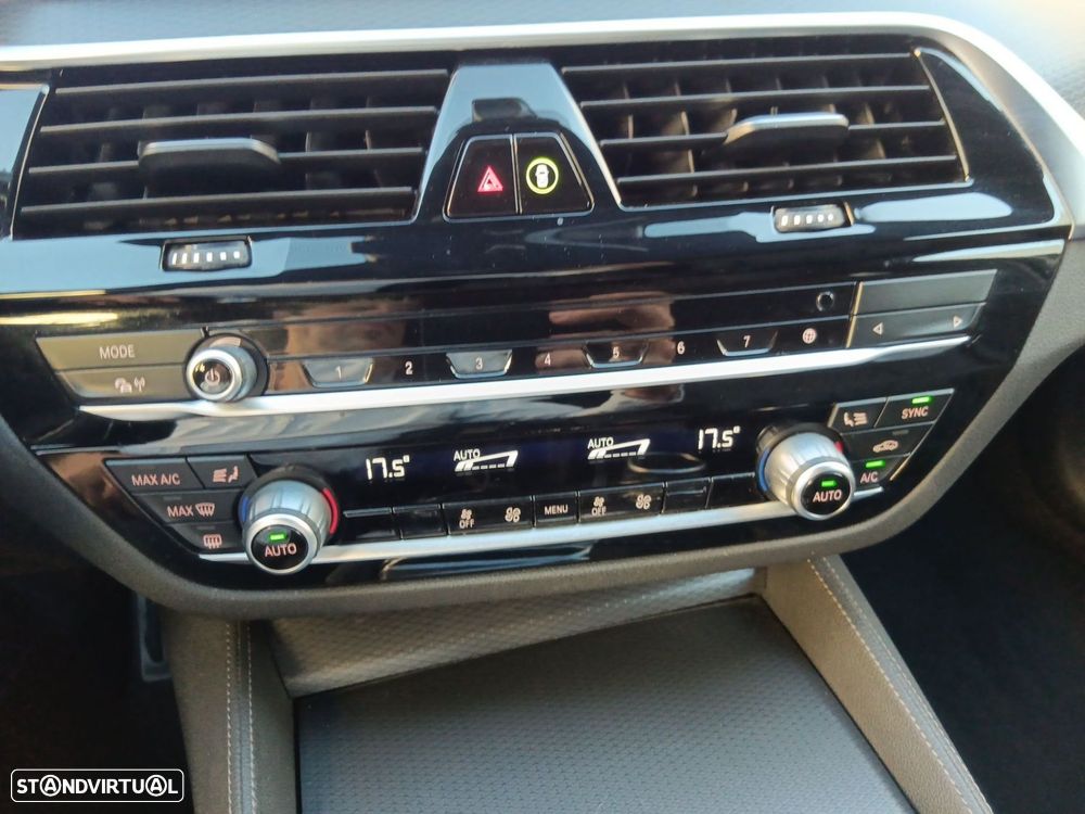 BMW 520 d Pack Desportivo M Auto - 21