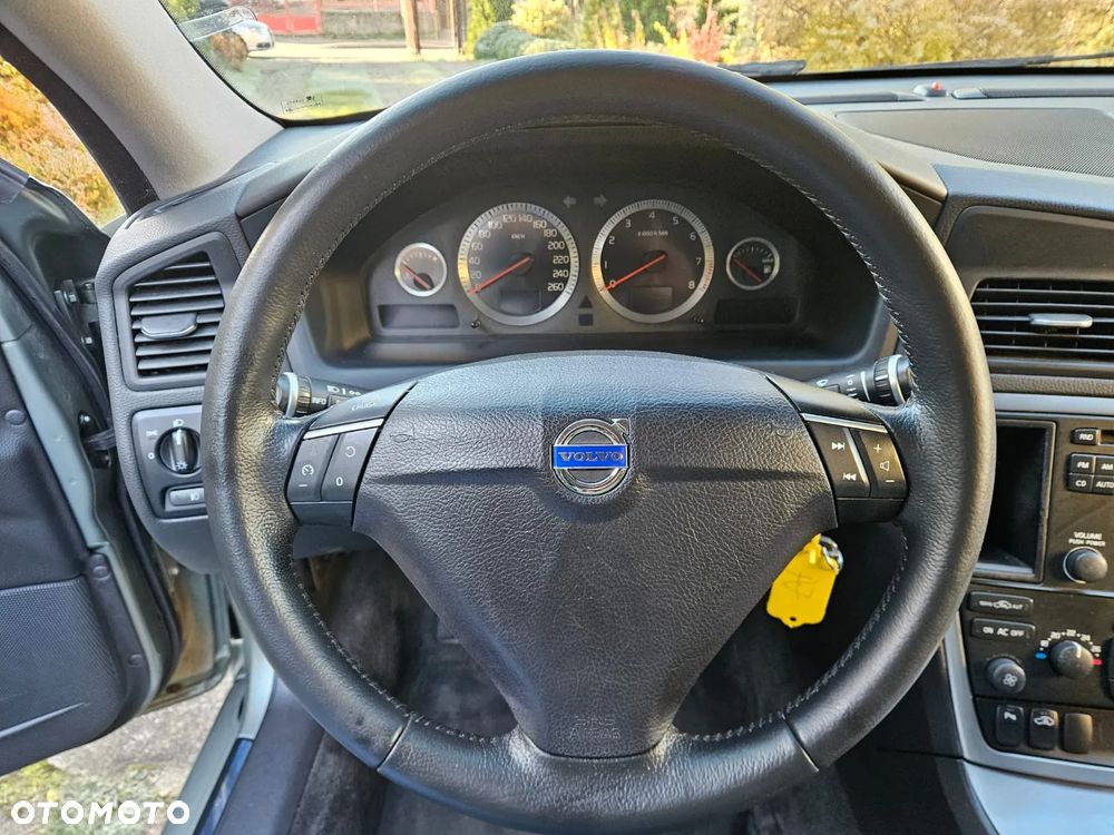 Volvo V70 2.4 Momentum - 21