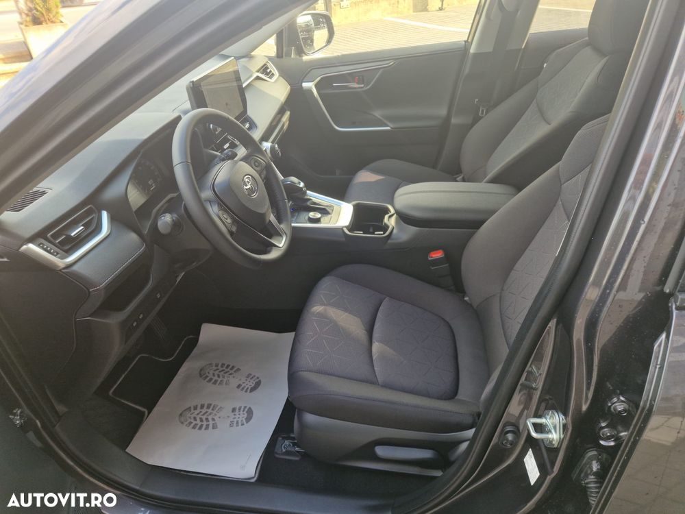 Toyota RAV4 - 10