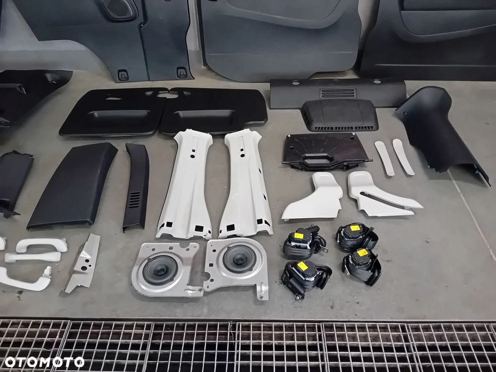 komplet foteli środek Renault Trafic III long Vivaro B 2018 sufit pasy głośniki - 5