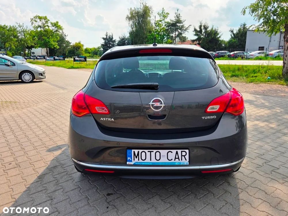 Opel Astra 1.4 Turbo Style - 11