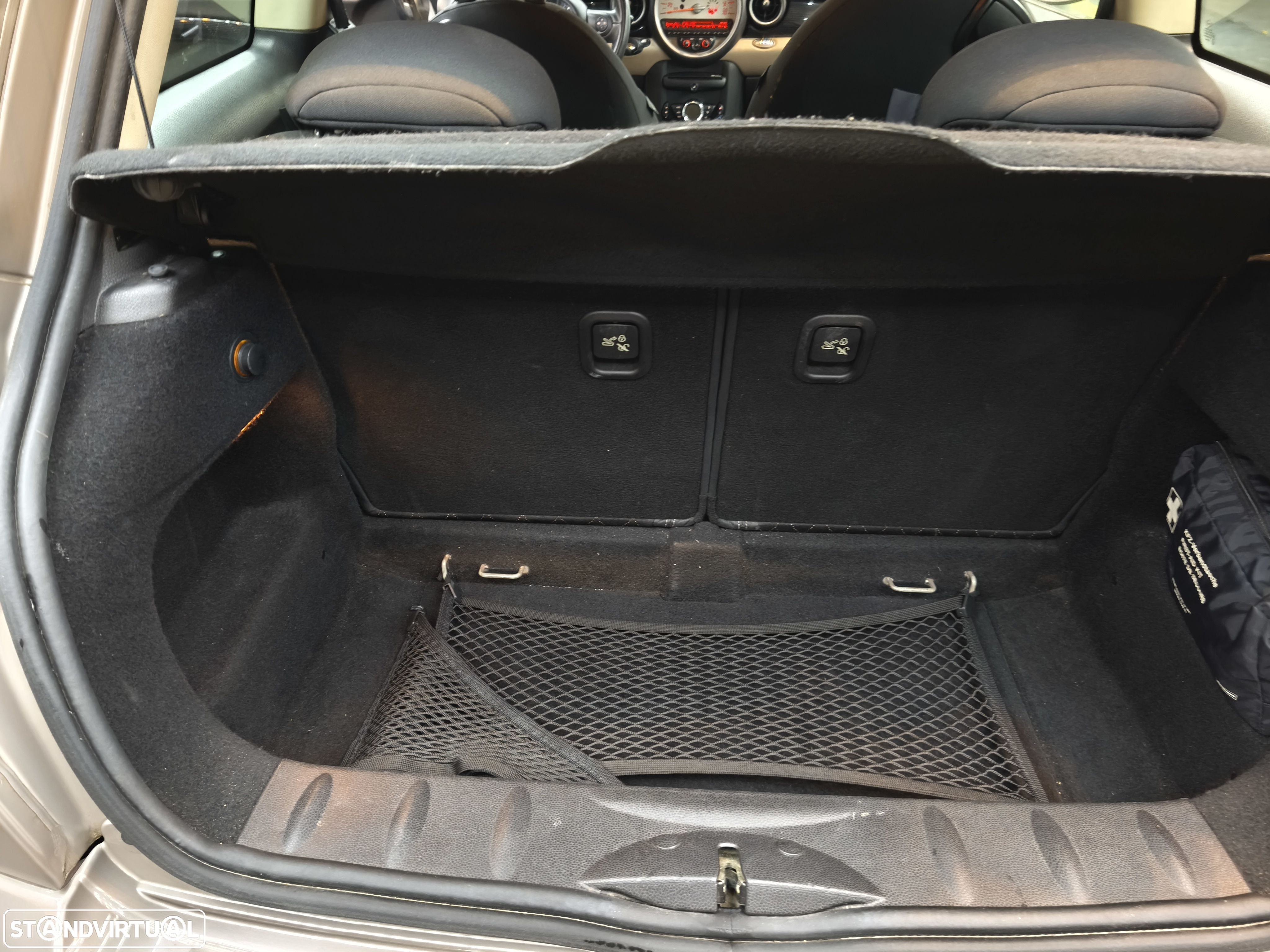 MINI 3 Portas One D - 24