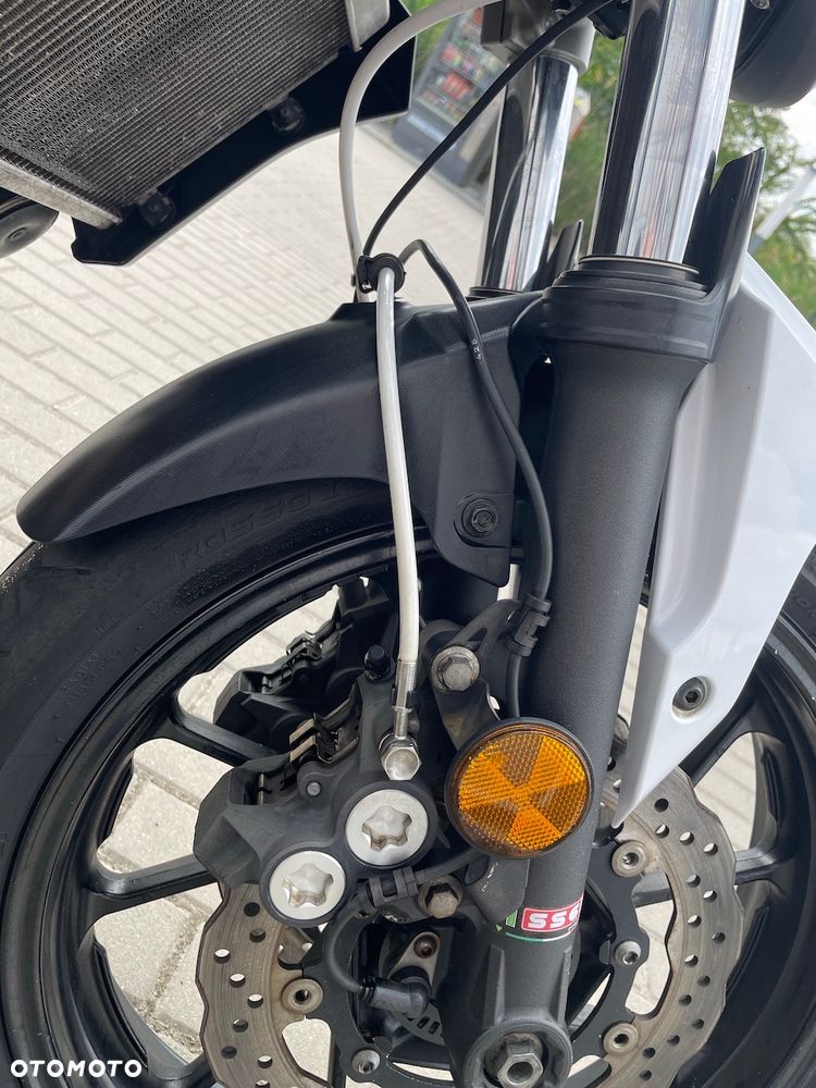 Yamaha MT - 21