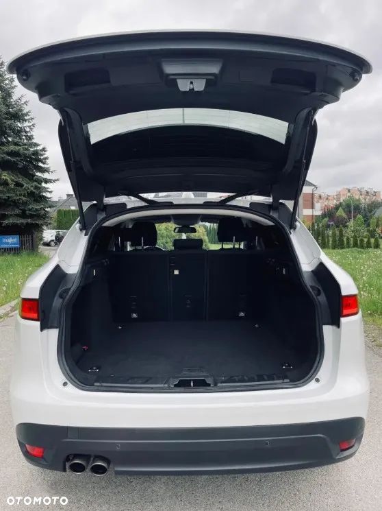Jaguar F-Pace 2.0 i4D AWD Pure - 6