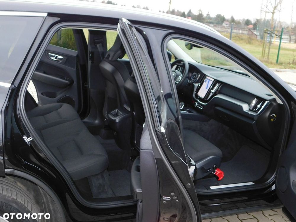 Volvo XC 60 B4 D Momentum Pro - 9