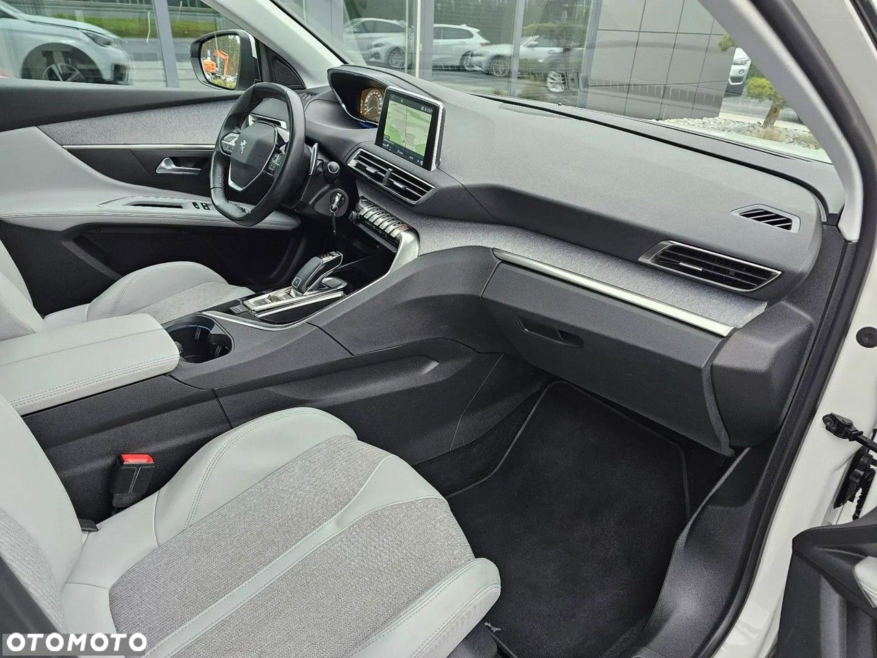 Peugeot 5008 1.6 PureTech Allure S&S EAT8 - 34