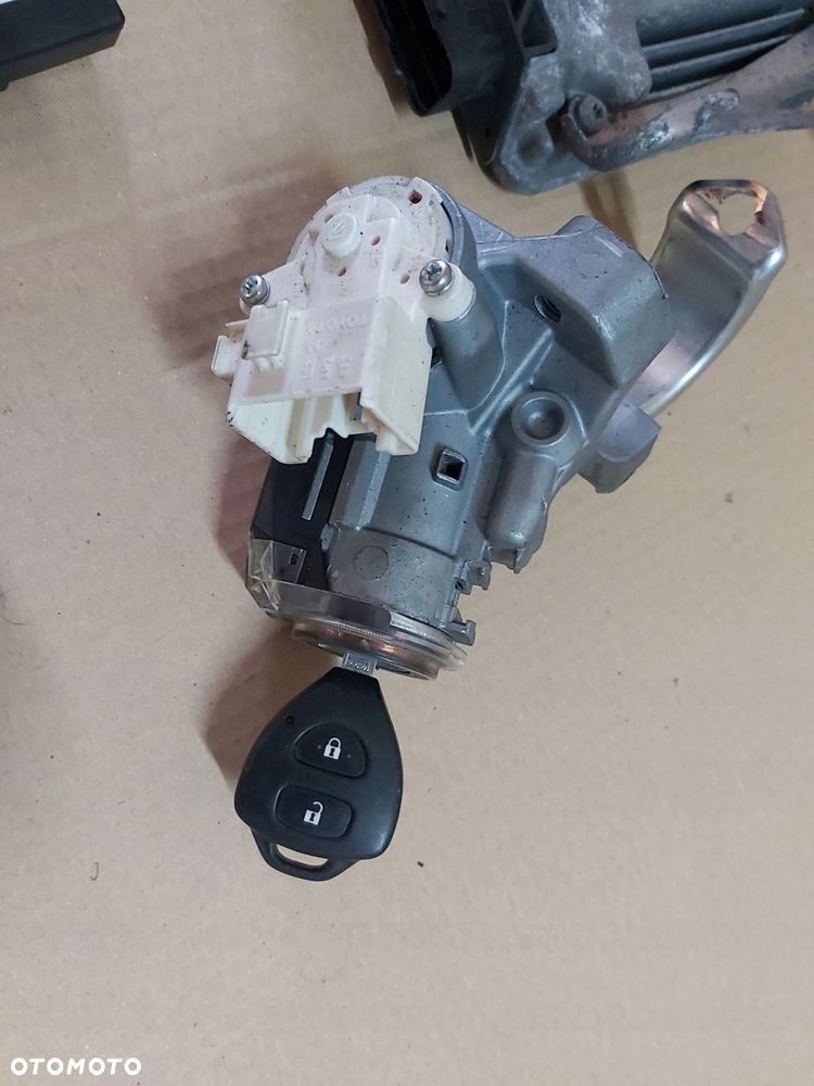 Toyota Auris I stacyjka kluczyk komputer zestaw odpalenia 1,4 D4D - 4