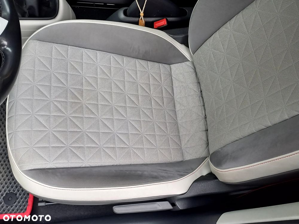 Volkswagen up! 1.0 Beats - 12