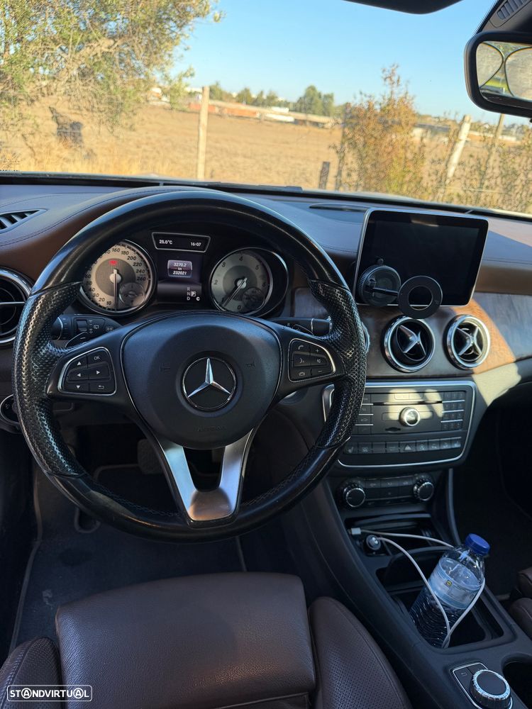Mercedes-Benz GLA 200 (CDI) d 4Matic 7G-DCT Urban - 8