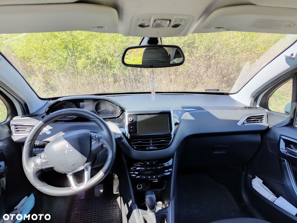 Peugeot 208 1.4 VTi Allure - 5
