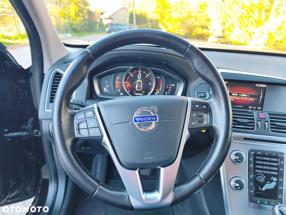 Volvo XC 60 D4 AWD Geartronic Momentum - 23