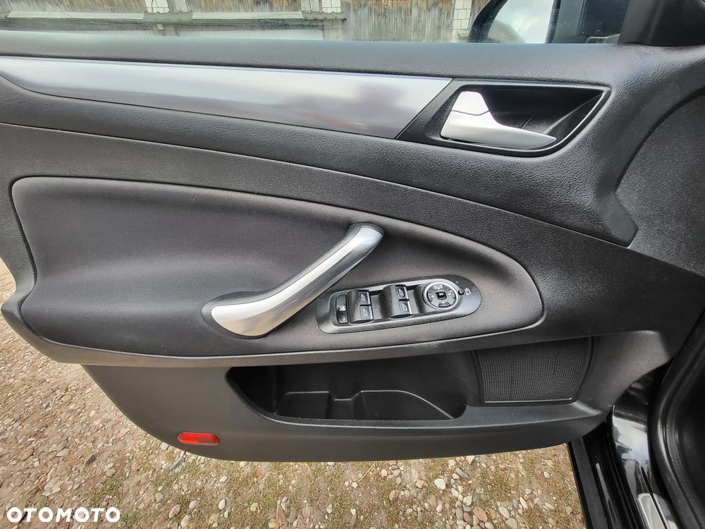 Ford Mondeo 2.0 TDCi Ambiente - 33