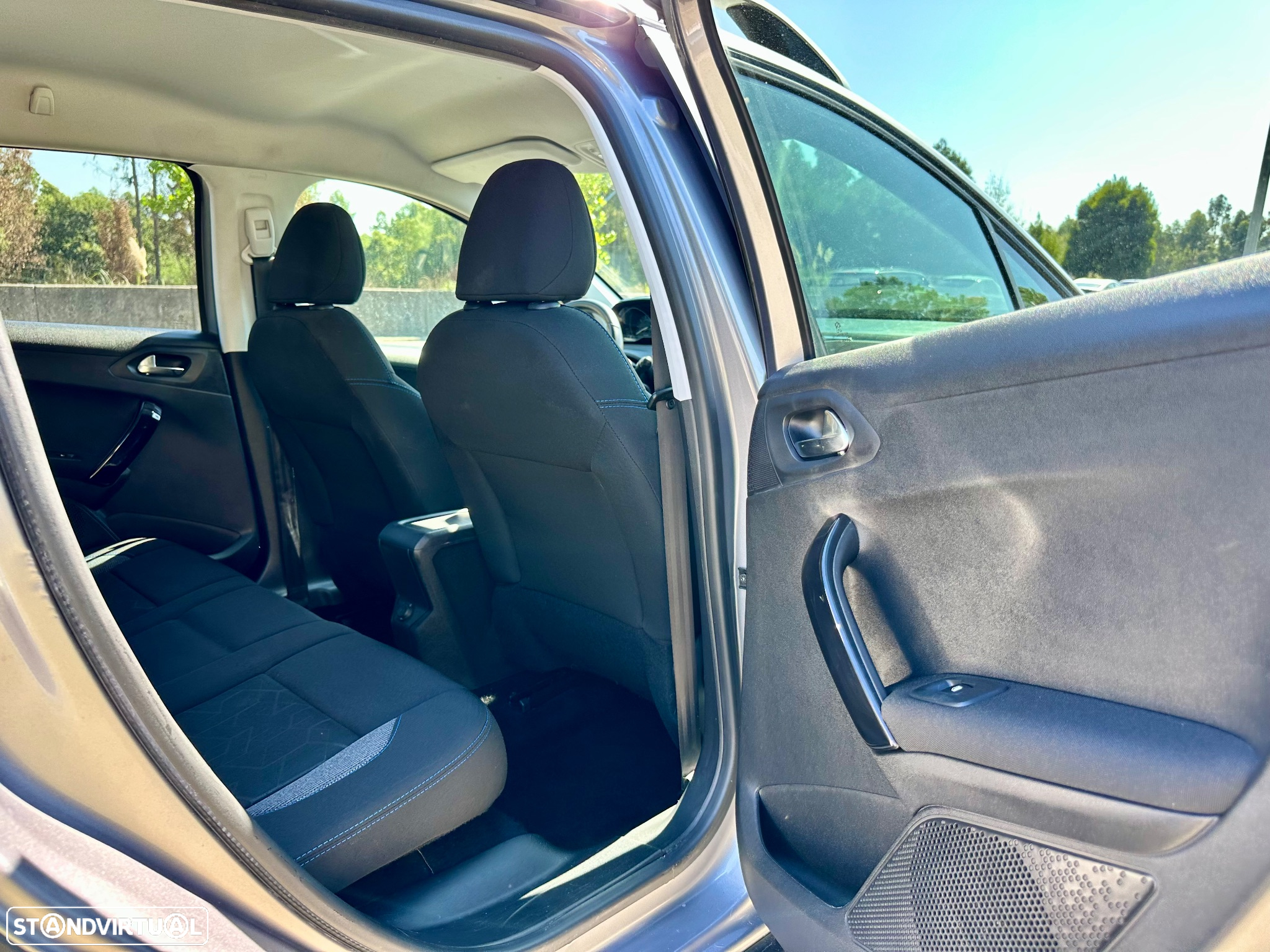 Peugeot 2008 1.2 PureTech Style - 25