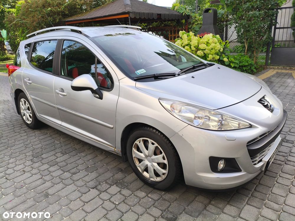 Peugeot 207 - 1