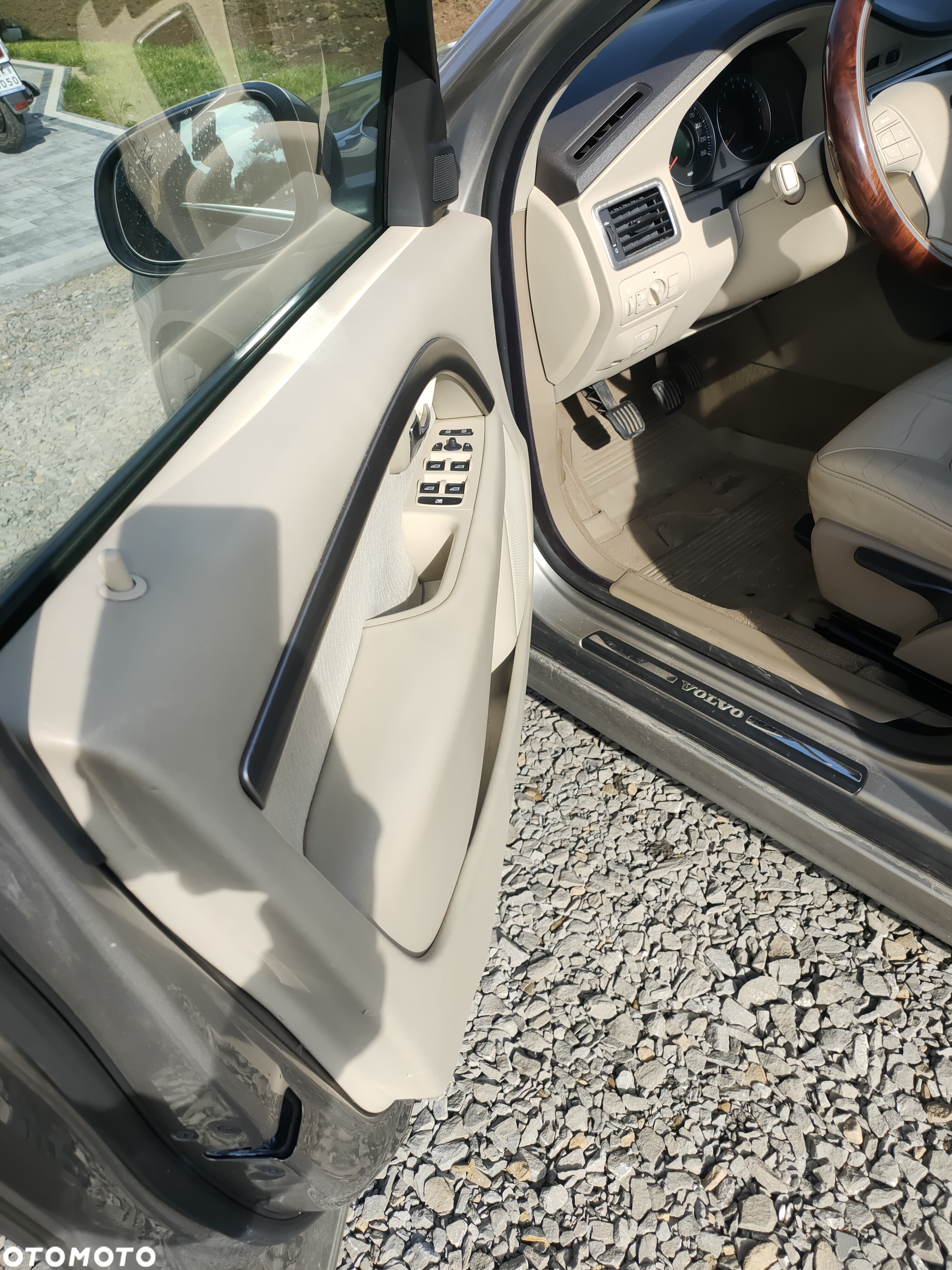Volvo V70 2.0 Momentum - 29