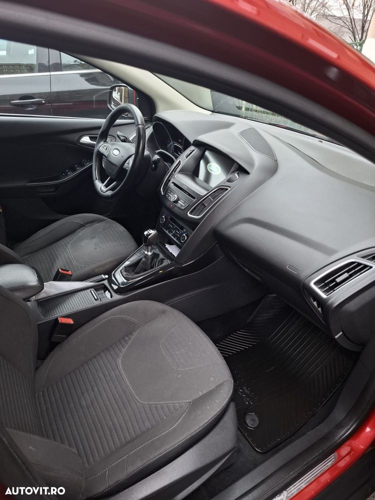 Ford Focus 1.5 EcoBoost Titanium - 5