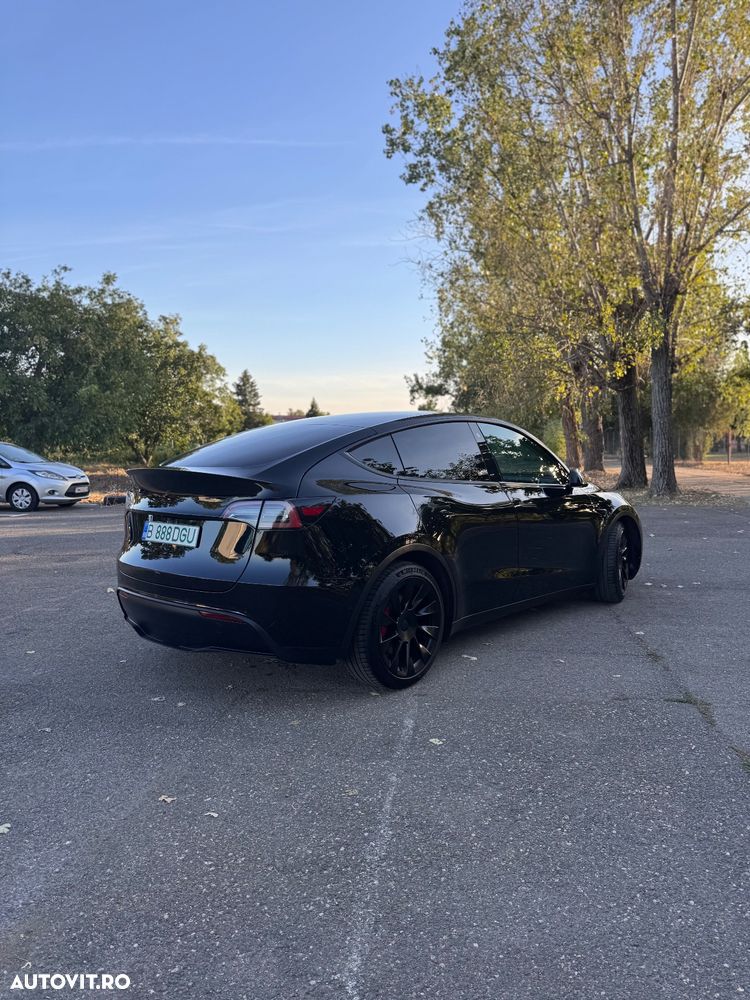 Tesla Model Y AWD Performance - 5