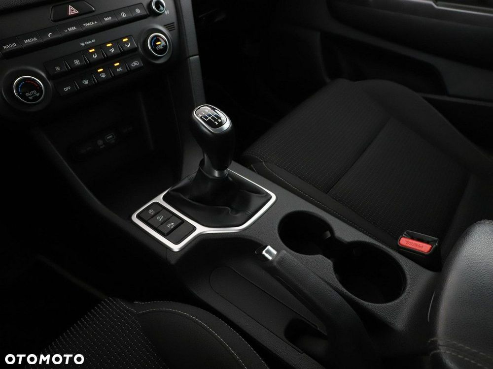 Kia Sportage 1.6 GDI 2WD Attract - 29