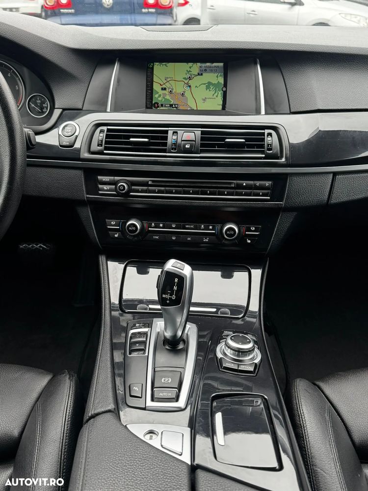 BMW Seria 5 520d Aut. Luxury Line - 8