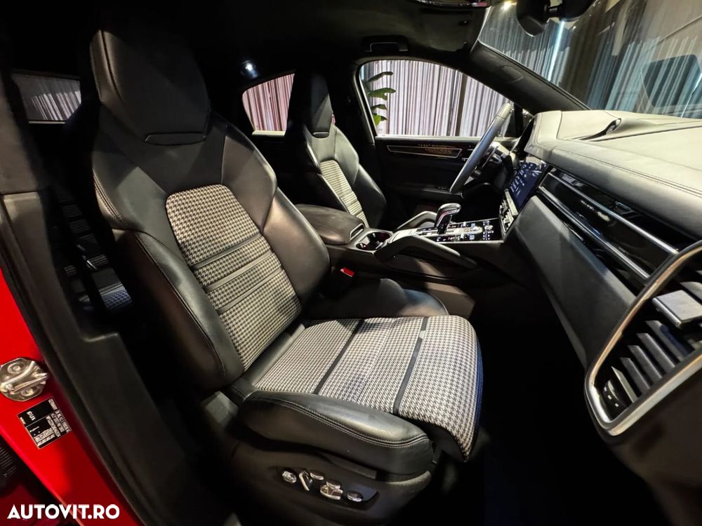 Porsche Cayenne Coupe - 29