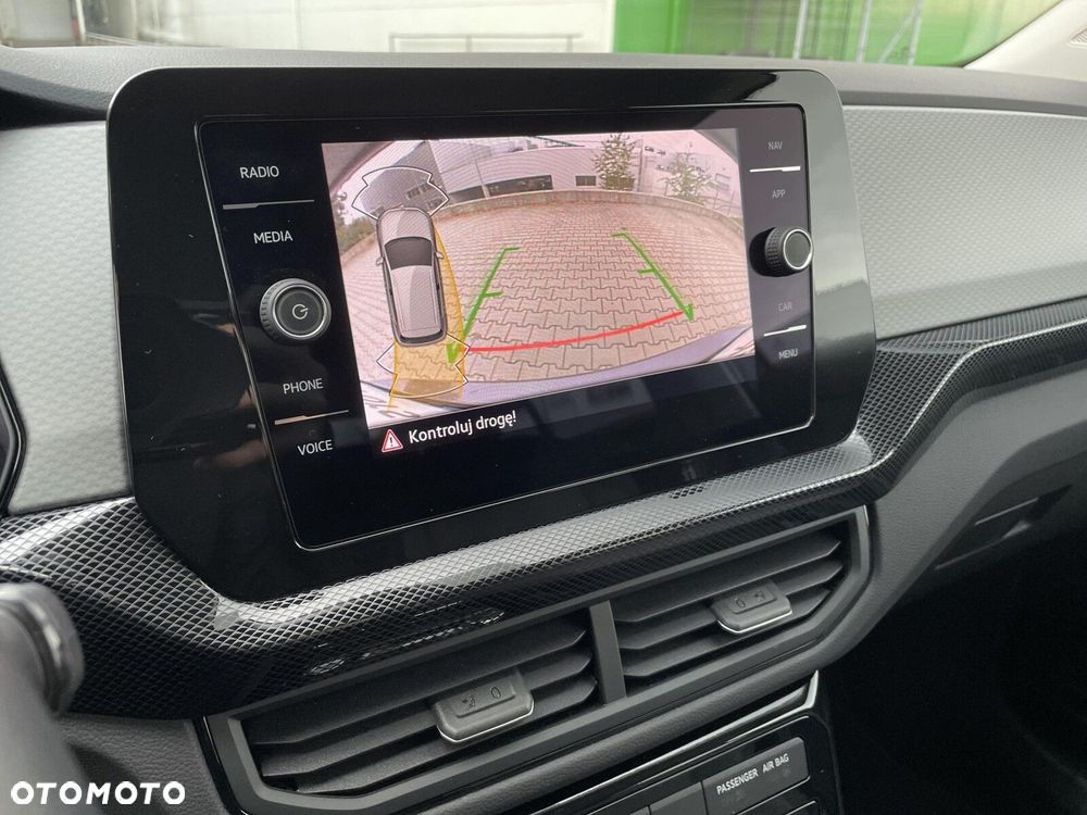 Volkswagen T-Cross - 17