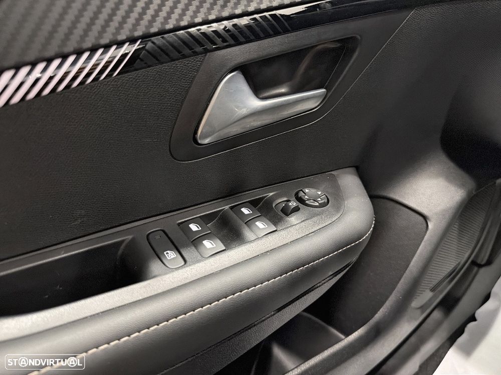 Peugeot 208 1.2 Hybrid Allure e-DCS6 - 21