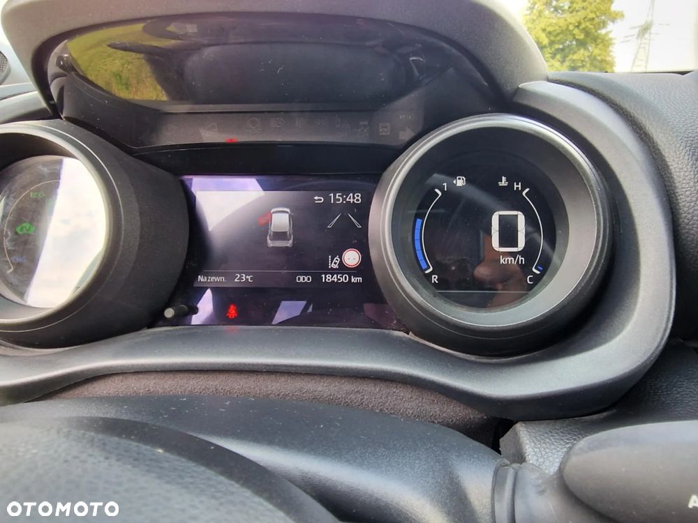 Toyota Yaris Cross Hybrid 1.5 Comfort 4x4 - 6