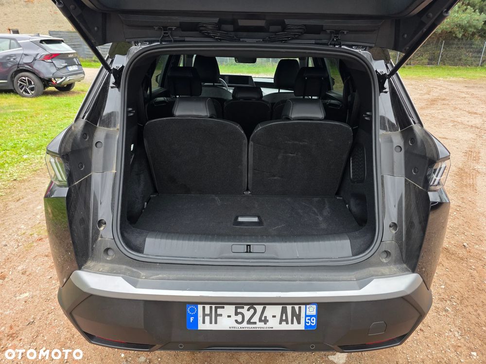 Peugeot E-5008 210 Allure - 27