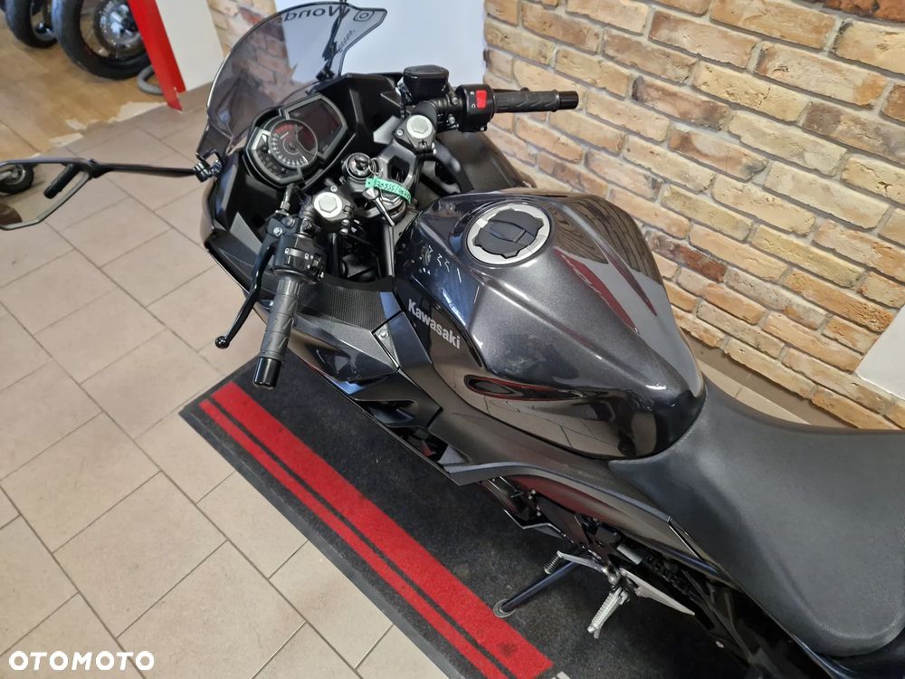 Kawasaki Ninja 400 - 21
