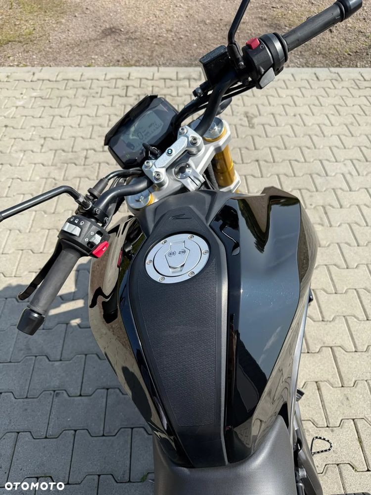 BMW G - 6