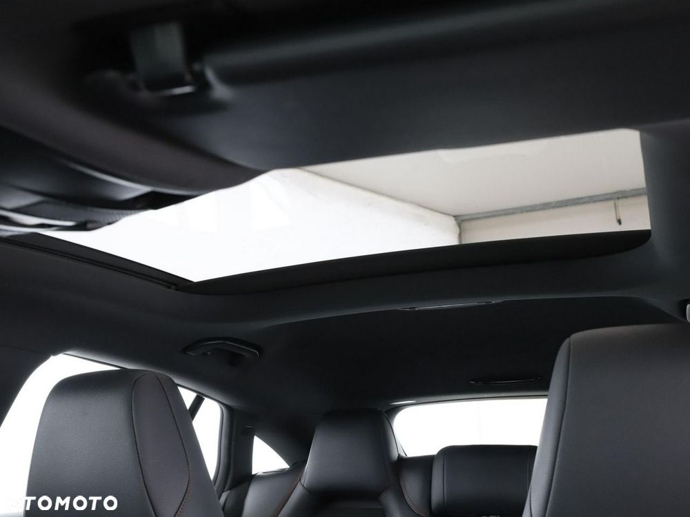 Mercedes-Benz CLA 180 7G-DCT AMG Line - 38