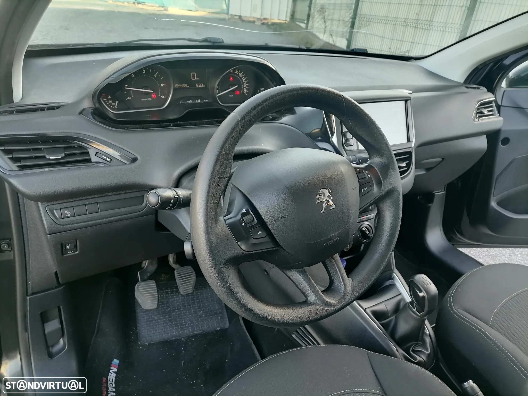 Peugeot 208 1.6 BlueHDi Style - 8