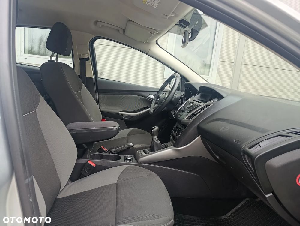 Ford Focus 1.6 Trend EU5 - 18