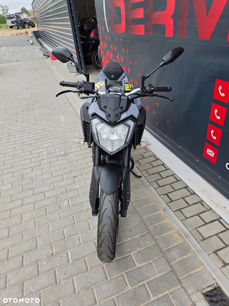 Yamaha MT - 27