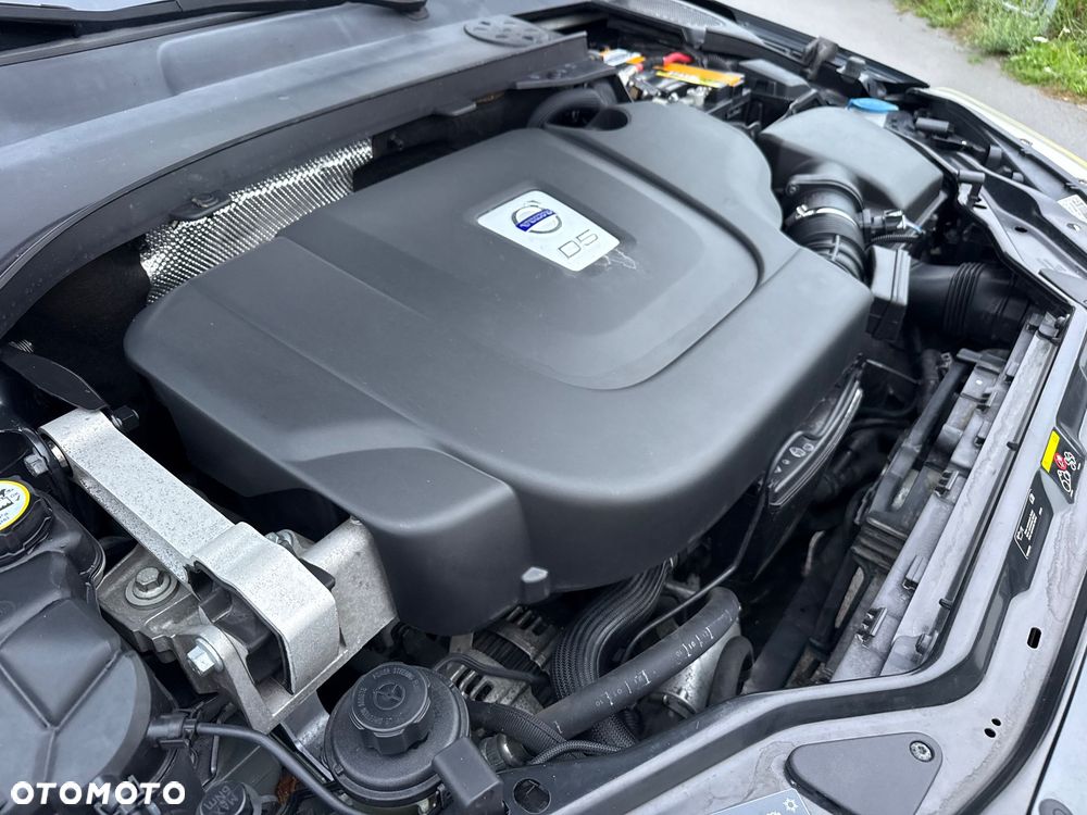 Volvo XC 60 D5 AWD RDesign - 8