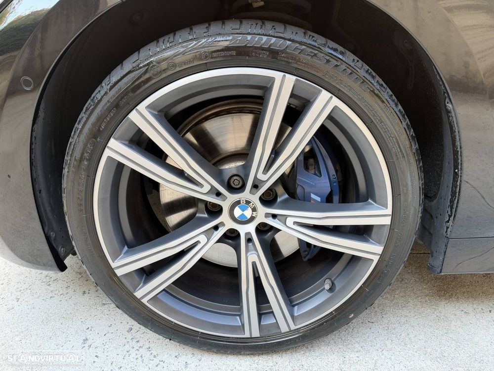 BMW 330 e Pack Desportivo M Pro Auto - 16