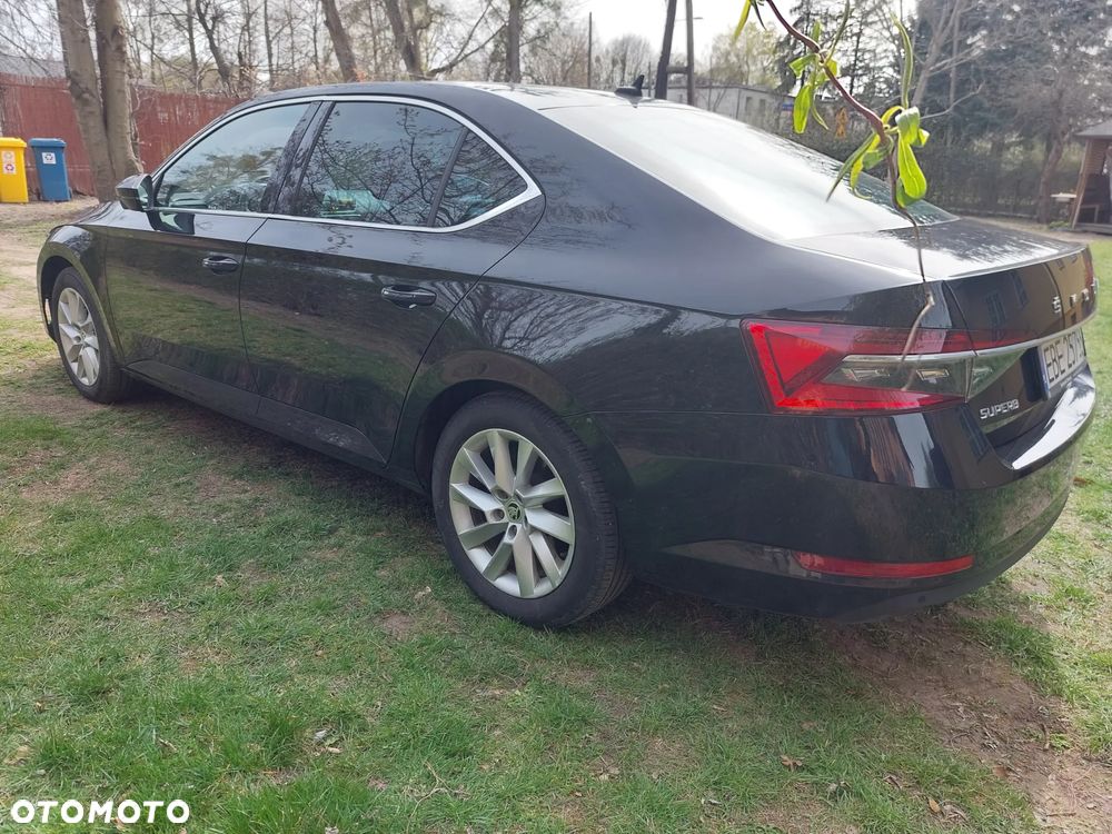 Skoda Superb 2.0 TSI Ambition DSG - 7