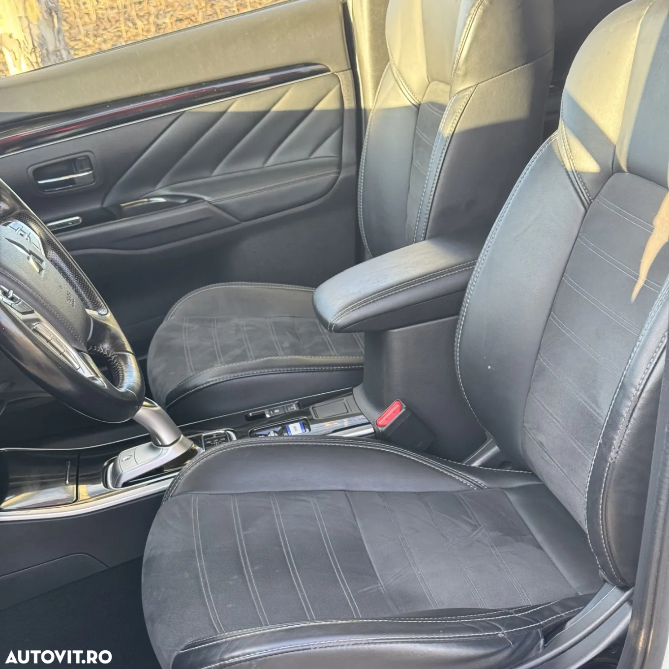 Mitsubishi Outlander 2.4 4WD Plug-In Hybrid Plus - 12