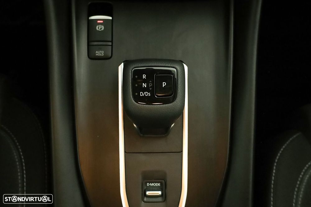 Nissan Qashqai 1.3 DIG-T N-Connecta LED Xtronic - 14