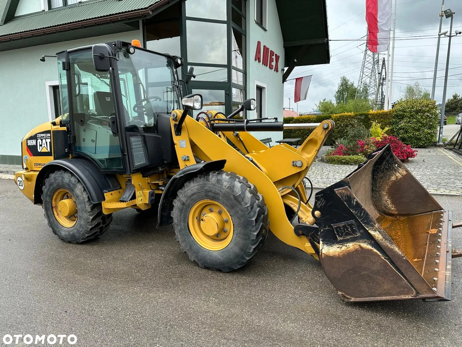 Caterpillar 906M - 2