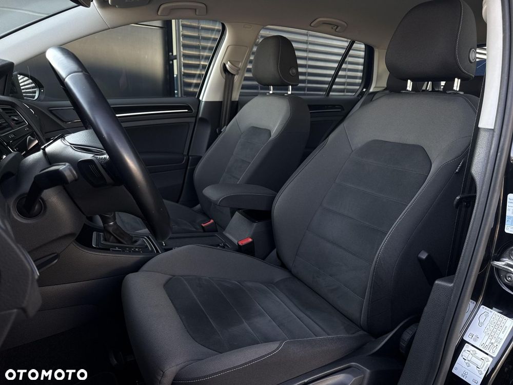 Volkswagen Golf - 12