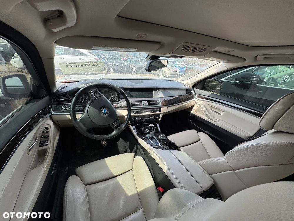 BMW Seria 5 528i xDrive - 17