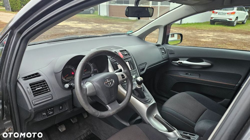 Toyota Auris - 4