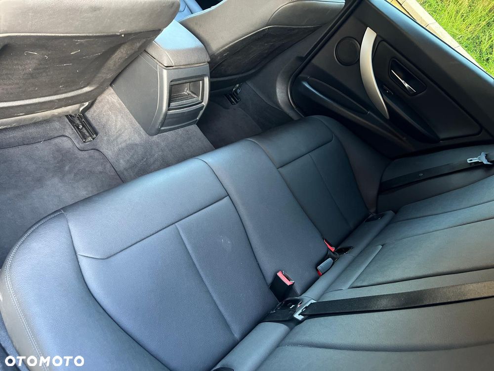 BMW Seria 3 318d - 10