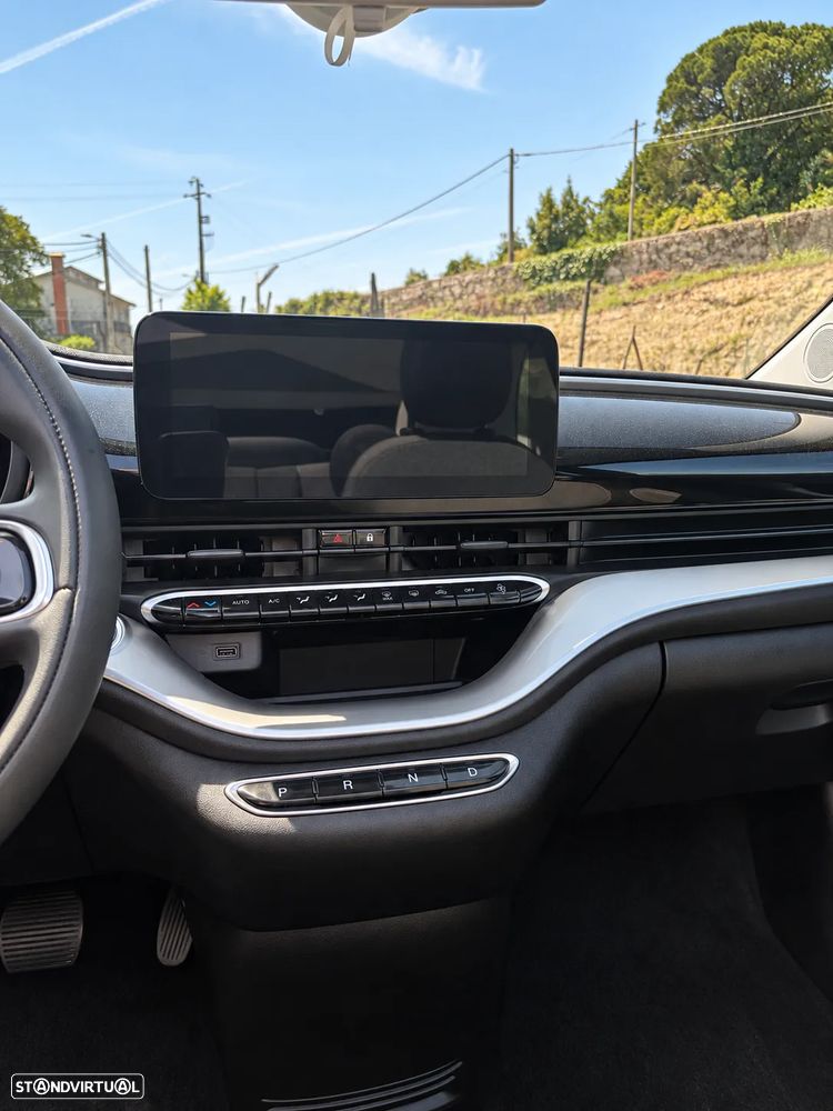 Fiat 500e 42kWh — fotografia 11
