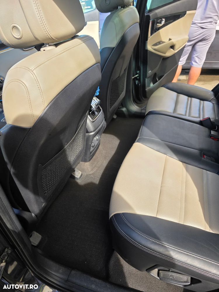 Kia Sorento 2.2 DSL 6AT 4x4 Cosmo - 24