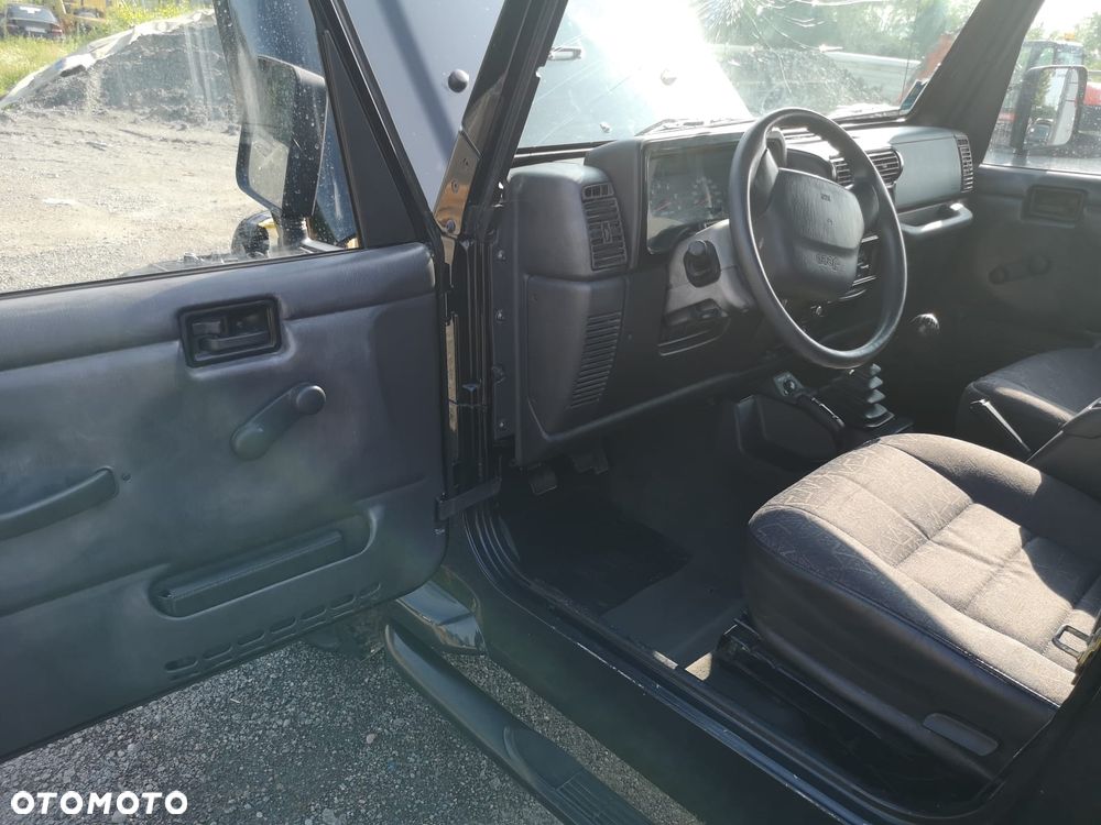 Jeep Wrangler - 33