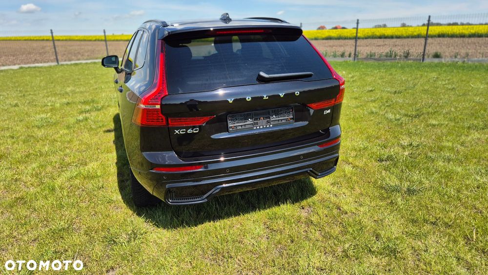 Volvo XC 60 B4 D Plus Dark - 14